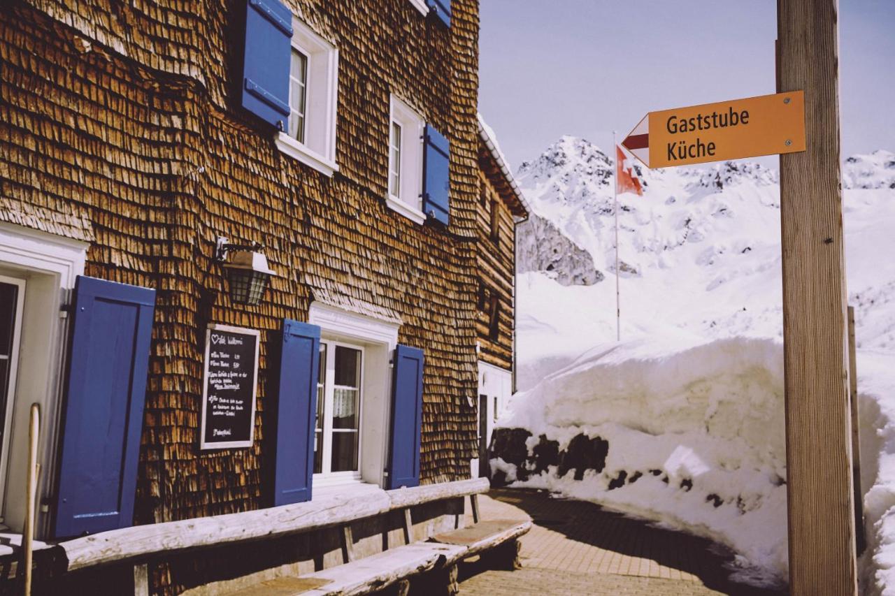 Berghaus Sulzfluh Hotel Saint Antonien Exterior photo