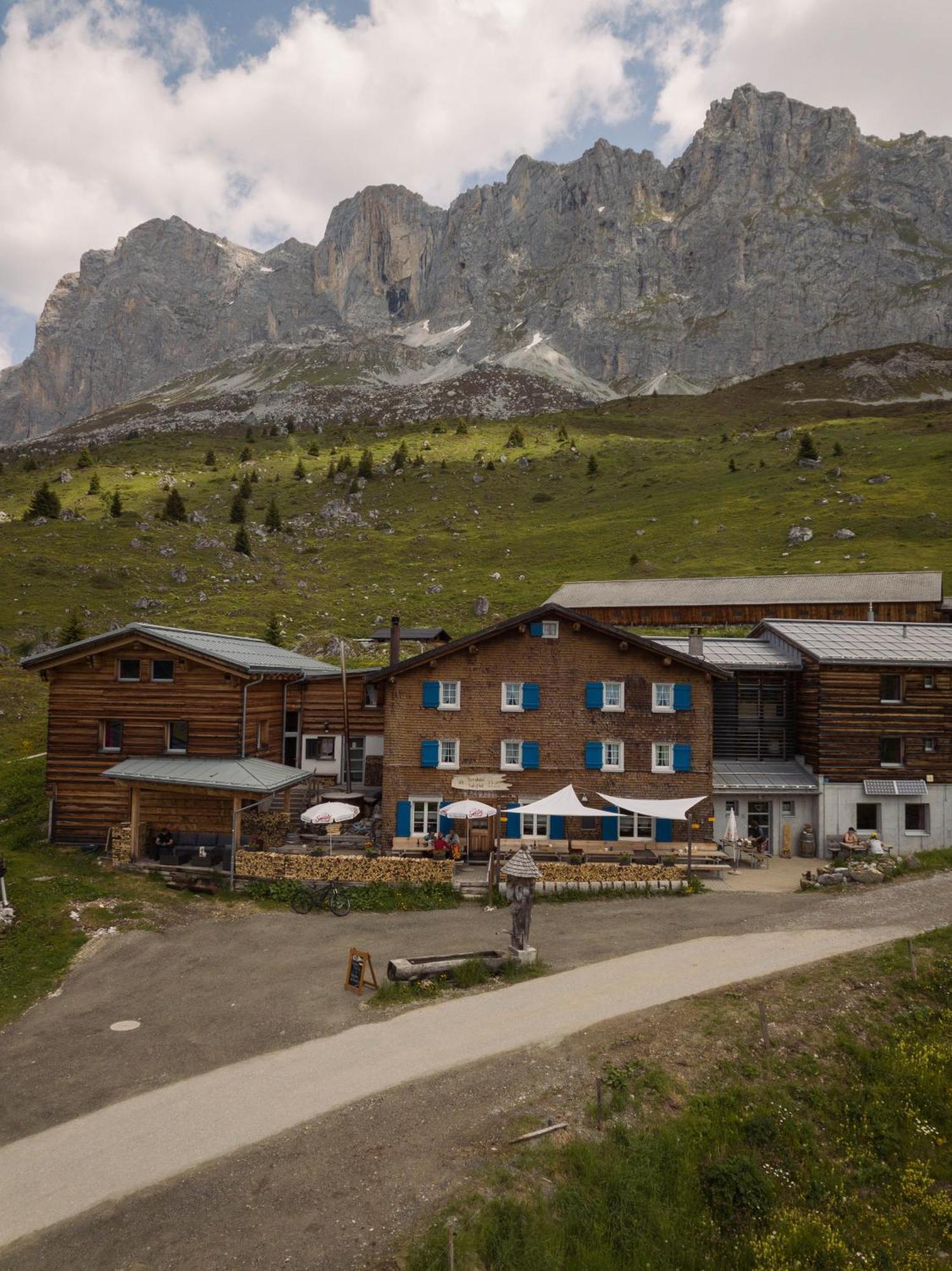 Berghaus Sulzfluh Hotel Saint Antonien Exterior photo
